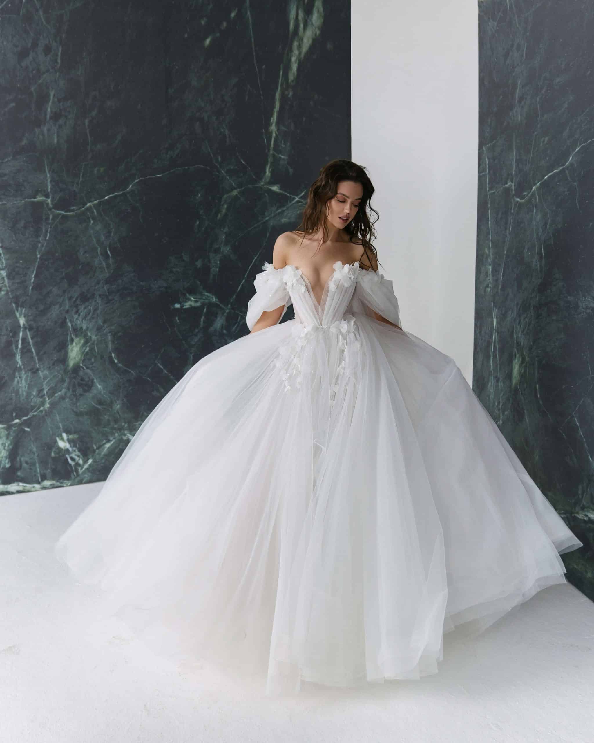 The Dress Brautmode aus Kreuzlingen bei Thurgau Julie the dress - 8C176185 CD6B 484A B940 93013D432EA7The Dress Brautmode aus Kreuzlingen bei Thurgau Julie the dress scaled