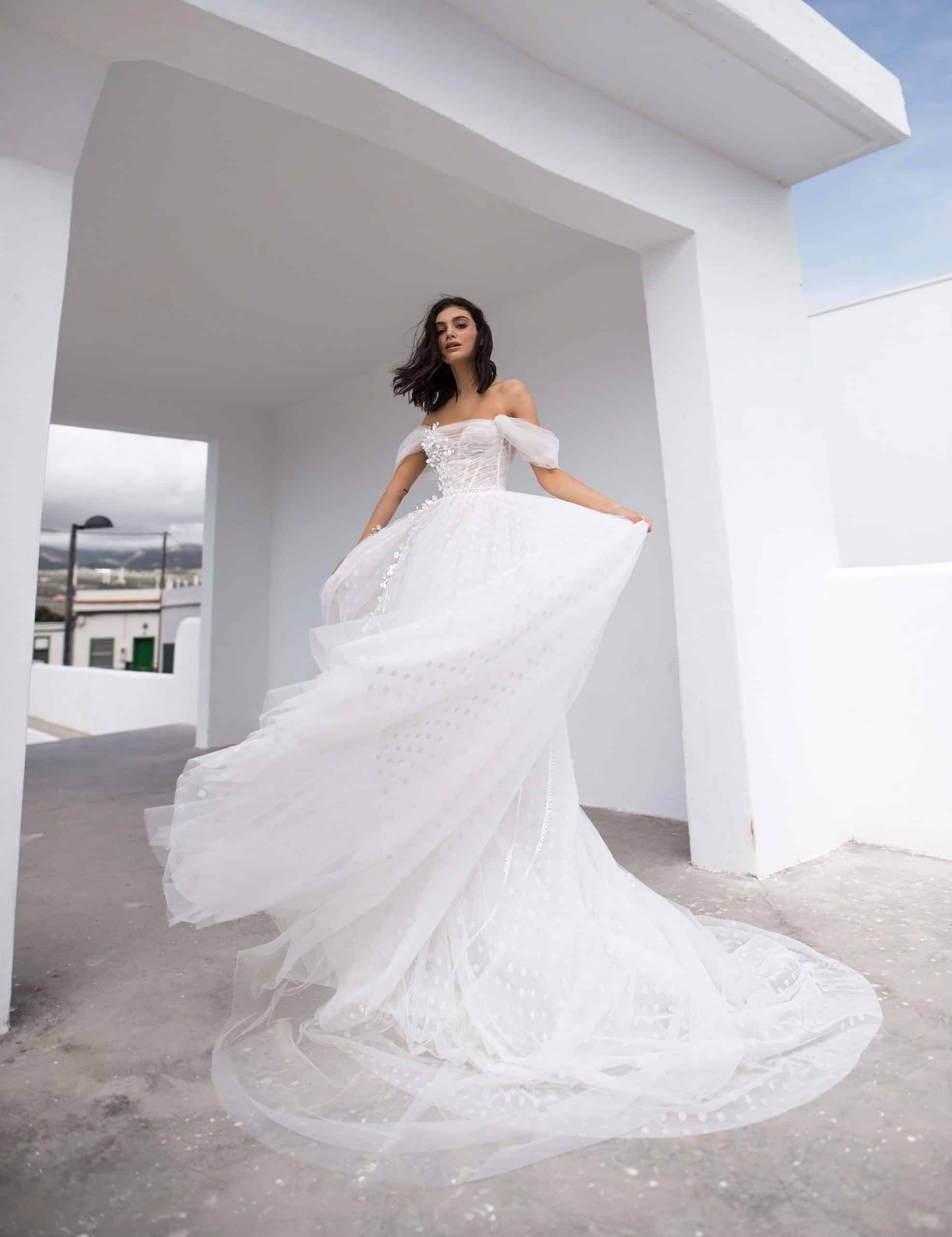 The Dress Brautmode aus Kreuzlingen bei Thurgau Julie the dress - E8AC4608 F7AA 4AD0 B681 B95381943186The Dress Brautmode aus Kreuzlingen bei Thurgau Julie the dress scaled