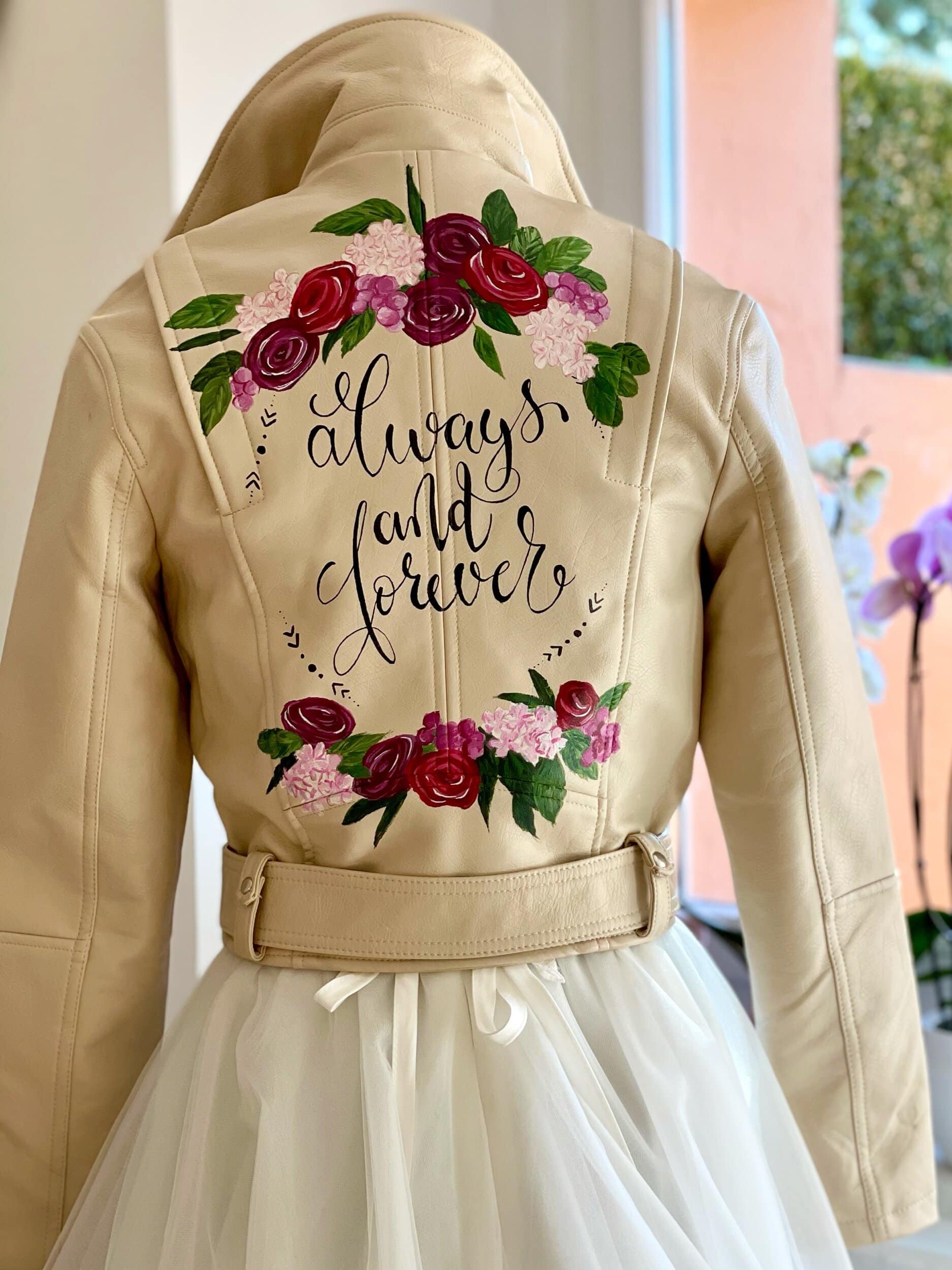 The Dress Brautmode aus Kreuzlingen bei Thurgau Julie the dress - The Dress Brautmode aus Kreuzlingen bei Thurgau Julie the dress Brautjacken IMG 8452
