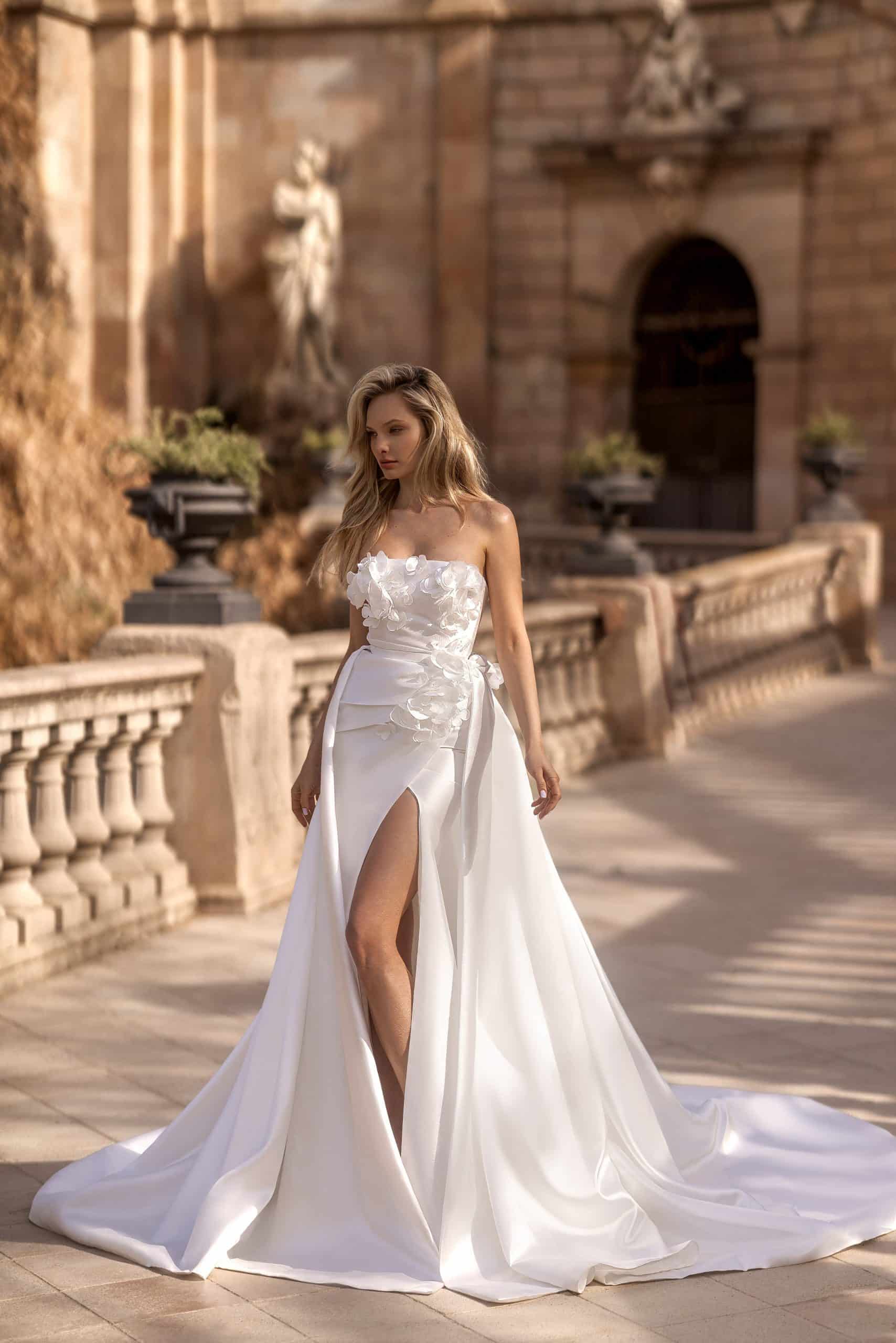 The Dress Brautmode aus Kreuzlingen bei Thurgau Julie the dress - W054 W055The Dress Brautmode aus Kreuzlingen bei Thurgau Julie the dress scaled