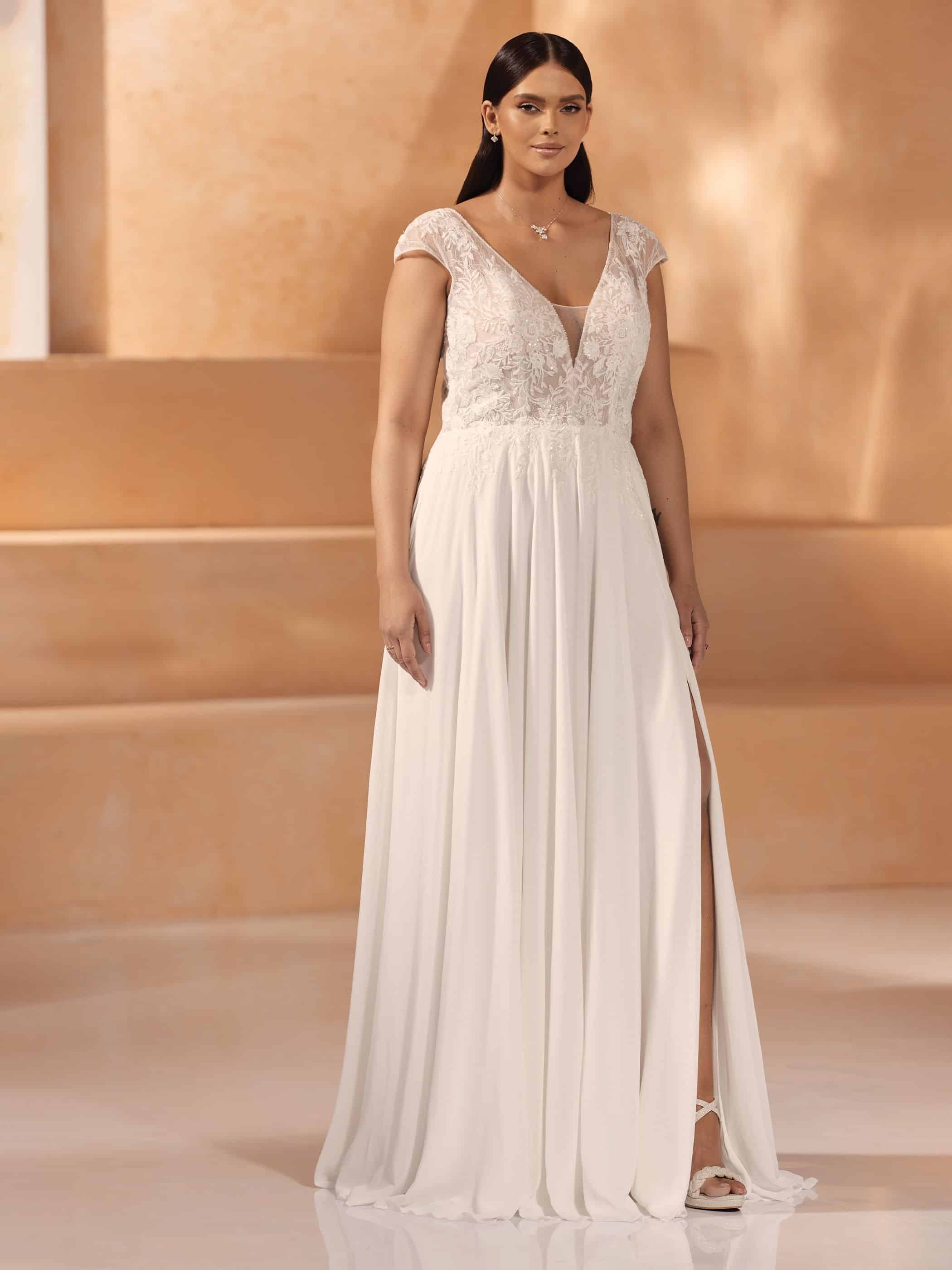 The Dress Brautmode aus Kreuzlingen bei Thurgau Julie the dress - bianco evento limited dress amethyst plus 1