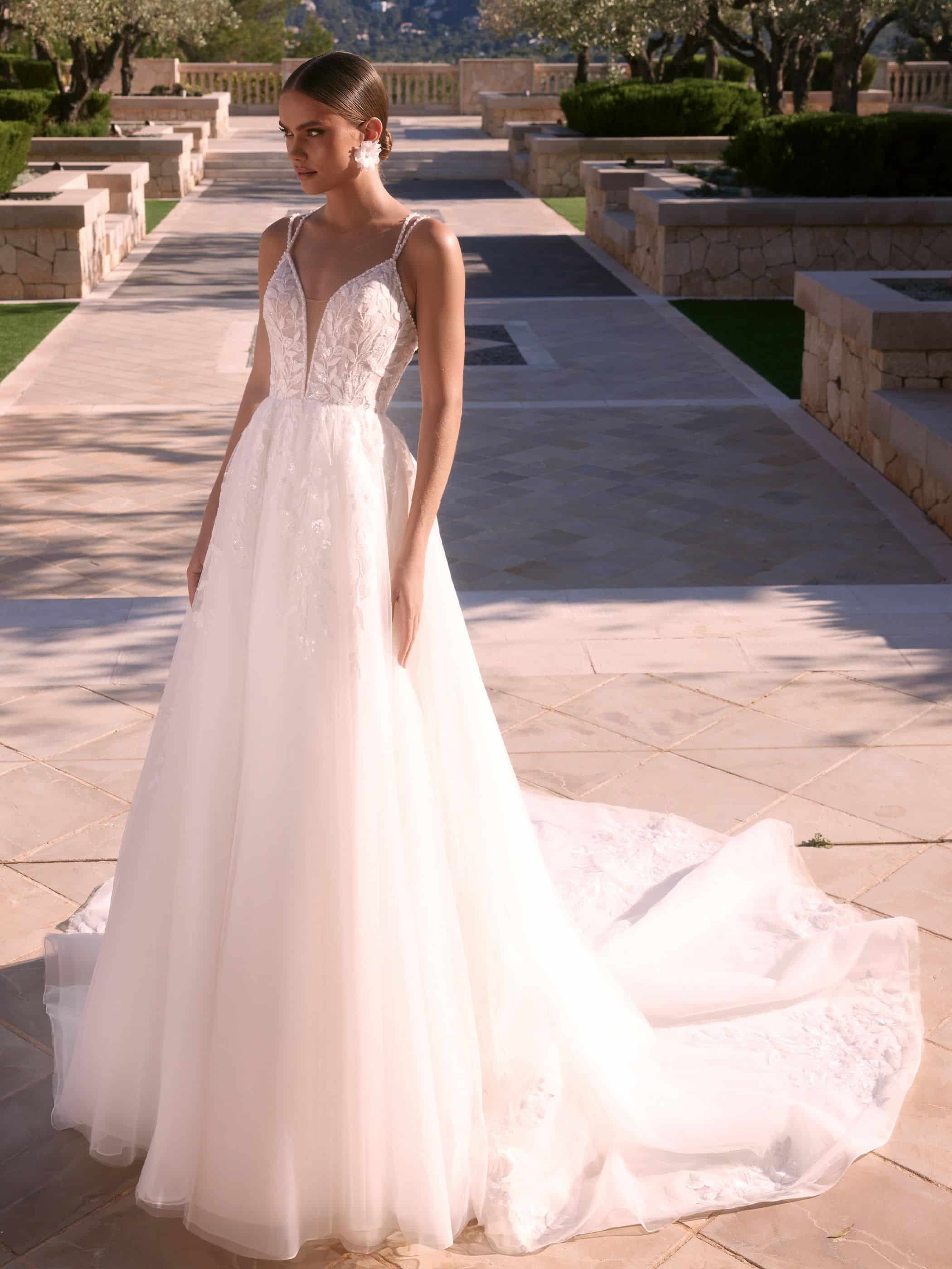 The Dress Brautmode aus Kreuzlingen bei Thurgau Julie the dress - bianco evento limited dress antiopa 3
